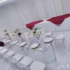 يوجد لدينا كراسي وطاولات وكانت ثلاثي ومفرد صبابين وصبابات