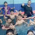 مدرب سباحه للكبار و الصغار ان شاء الله خلال أربع حصص تكون