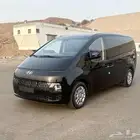 هونداي استاريا 2022 ديزل 12 راكب شبه جديد للبيع