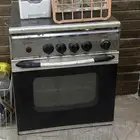 فرن وثلاجه وصخانات مويه نظيفات وشغالات
