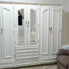 غرفه نوم كامله معى سرير مزدوج وتسريحه