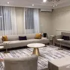 طقم كنب مستعمل نظيف مع طقم طاولات كامل