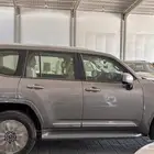 لاندكروزر GXR L4 بنزين اللون الذهبي سعودي