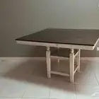 طاولة طعام بدون كراسي