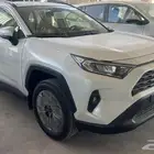 متوفر تويوتا راف فور فتح نص فل لون ابيض موديل 2025 بطاقه جما