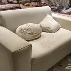 للبيع كنب وطاوله شاشه