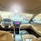 سوناتا موديل 2013 اتومتيك فتحت سقف مفحوص ومجدد السياره بحال