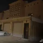 شقة أرضية للبيع بحي الورود موقع مميز ودخل سنوي ممتاز