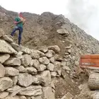 بكلين البنيان الحجر وقص الارضي وبنيان يدوي وتفكيك اصخور