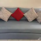 طقم كنب مع طاولة سفرة للبيع