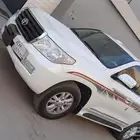 للبيع لاندكروزر 2011 فل كامل 8 سلندر محركات وكالة.