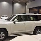 لاند كروزر GXR L2 بنزين ابيض عبداللطيف جميل