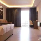 احتاج لغرفة مشاركه في شقة او استوديو صغير