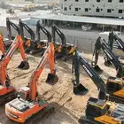 يوجد سواق بوكلين يبحث عن عمل راتب او نسبه