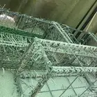 طاوله حديد وثلاث كراسي