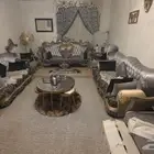طقم كنب نظيف على الشرط بدون طاولات اللي يبيه يتواصل معاي