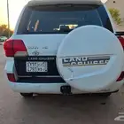 لاندكروزر.