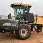 للبيع حصادة ذاتية نيوهولاند 2011