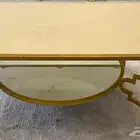 طاولة ضيافه