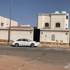 للبيع فله بحي الوادي دورين معزولات