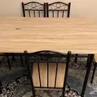 طاوله طعام