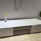 طاولة تلفزيون