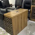 طاولة مكتب وملحقاتها