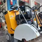 معدات للبيع منشار مقص اسفلت ماطور كهرباء زحاف ومعدات اخرى