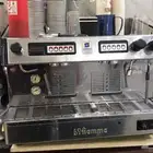 مكنيه كبتشينو مع طحنه مع صنعت ثلج
