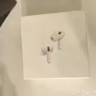 سماعه ايربودز برو درجة اولى   ستاند