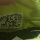 حذاء رياضي اديداس