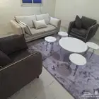 للبيع كنب مع طاوله وربع خدمه شبة الجديد