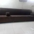 قطعتين كنب شبه جديده طويله اربعه متر القطعه