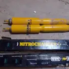 يايات اولدمان ومساعديات اثنين قدام مع مساعدي الدركسون