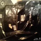 يوجد طفاية حريق حديده مع ..دعسات سياره جديده وكاله رفور..