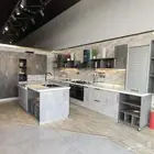 مطبخ ألمنيوم أبواب خشب جاهز للبيع من  الحلم الذهبي للمطابخ