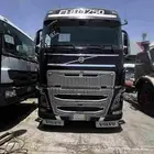 حراج معرض رائد للسيارات والشاحنات والمعدات الثقيه