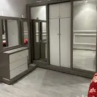 دولاب ملابس و تسريحة