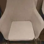 عدد 4 كراسي وطاوله. الصالونات او الكافيهات