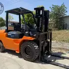 رافعه شوكيه سكين فوركليفت للايجار في جده