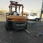 رافعات شوكية بجميع انواعها واحجامها  رافعه شوكيه 3طن للإيج