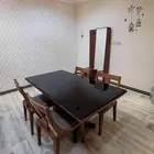طاوة طعام ودولاب مراية (أثاث فندقي) للبيع