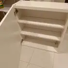 طاولة ودولاب