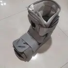 للبيع جبيرة كسر للارجل شبه جديد مقاس L. مقاس حتى 46
