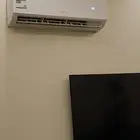 للبيع مكيف سبلت ومطبخ وفرن غاز