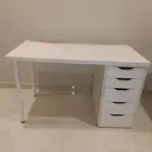 مكتبه ومكتب للبيع لون ابيض
