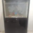 حوض سمك مع اغراضه
