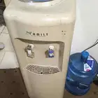 يوجد شاشه سمارت 65بوصه وثلاجه وبراده مباه سخن وبارد