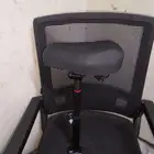 كرسي اسكوتر فيه مساعدات مريحه للضهر وماتحس بل مطبات