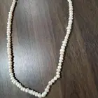 للبيع عقد لؤلؤ